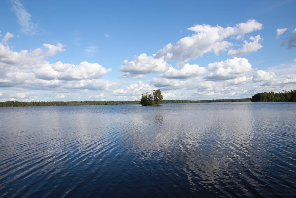Отель Backa Loge - Semesterparadiset Sjon Fegen Svanabo Номер фото